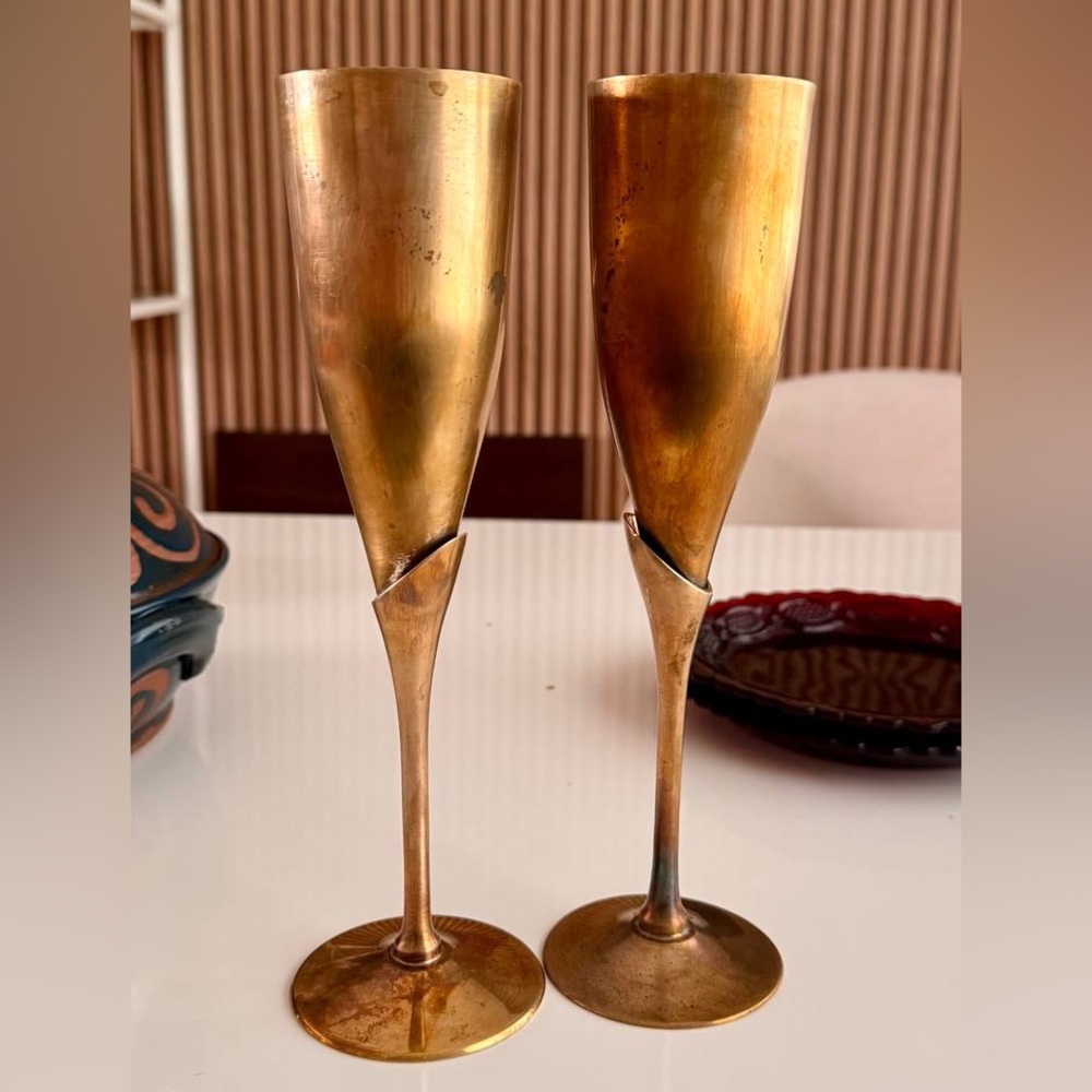 Elegant Champagne Flutes